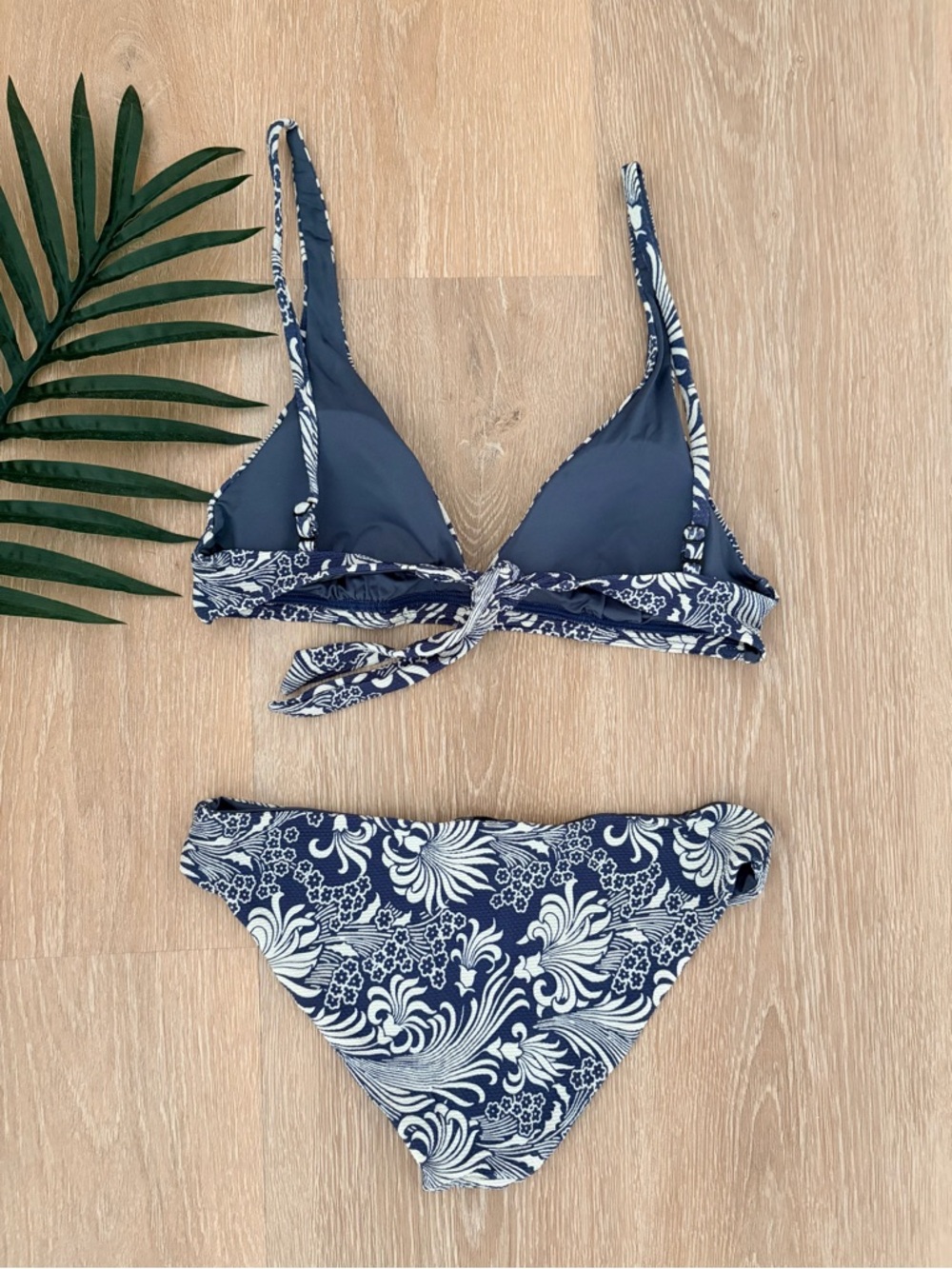 Like New! Onia X Faherty Navy Blue Floral Print Bikini Set- MED - Picture 2 of 10